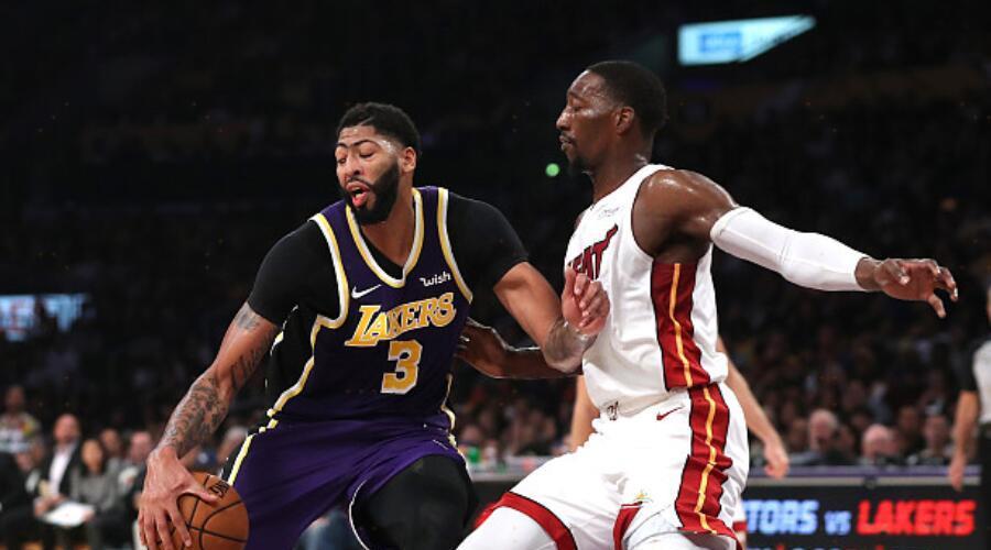  阿德巴约30+15热火稳居东部  