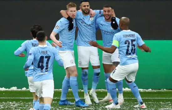  曼城女足创历史，首夺英超与欧冠双冠王  